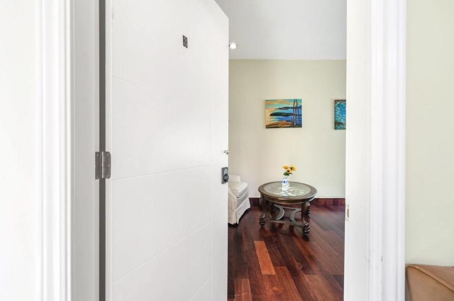 Stylish & Central Vancouver Retreat - Steps From Local Attractions! Lejlighed Eksteriør billede